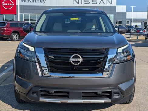 Used 2025 Nissan Pathfinder SL AWD/4WD image 6