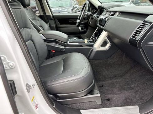 Used 2018 Land Rover Range Rover HSE image 17