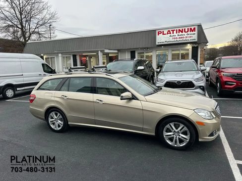 Used 2011 Mercedes-Benz E 350 4MATIC Wagon image 2
