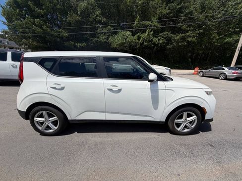 Used 2021 Kia Soul LX FWD image 4