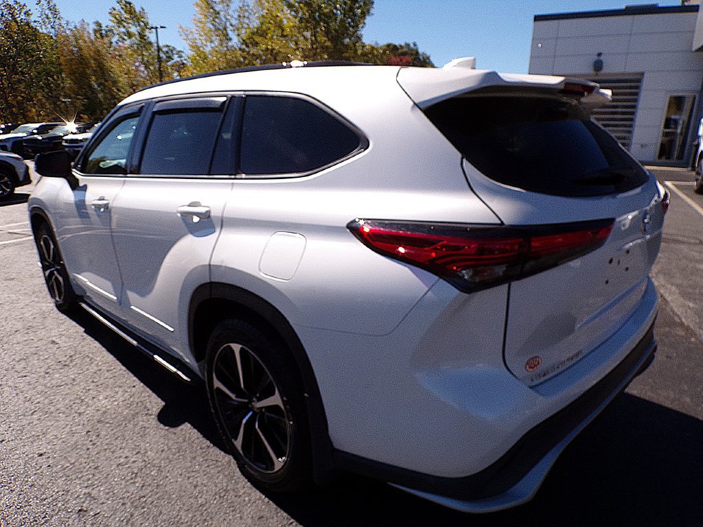 Used 2021 Toyota Highlander XSE AWD/4WD image 7
