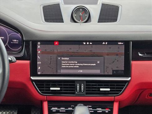 Used 2021 Porsche Cayenne image 15