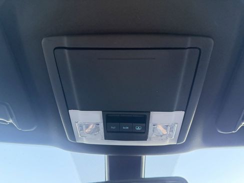 Used 2019 Ford Explorer Platinum image 31