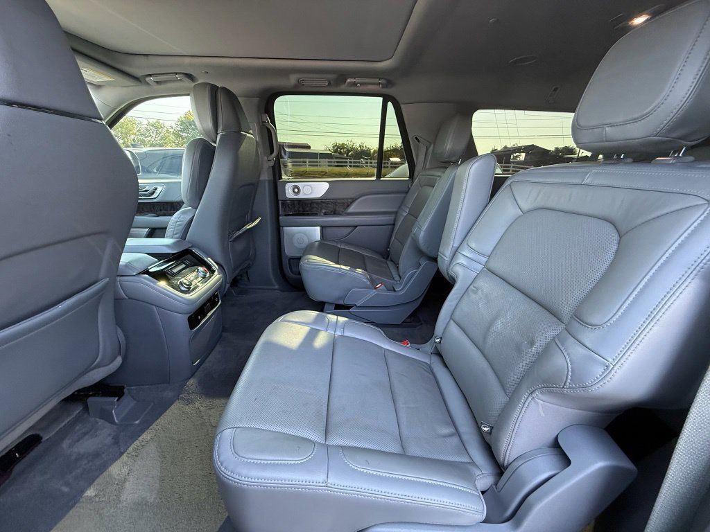 Used 2021 Lincoln Navigator L Reserve w/ Luxury Package AWD/4WD image 16