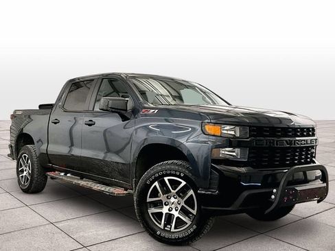 Used 2020 Chevrolet Silverado 1500 Custom Trail Boss w/ Custom Convenience Package AWD/4WD image 3