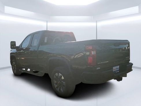Used 2024 Chevrolet Silverado 2500 Custom w/ Custom Value Package RWD image 5