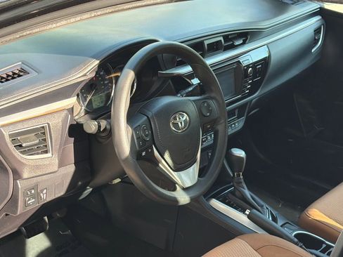 Used 2015 Toyota Corolla LE FWD image 12