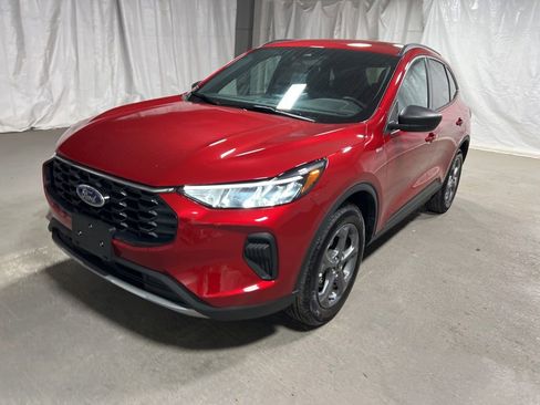 Used 2025 Ford Escape ST-Line AWD/4WD image 3