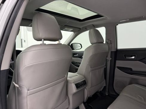 Used 2019 Toyota Highlander XLE FWD image 30