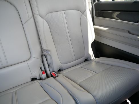 Used 2022 Jeep Wagoneer Series I w/ Convenience Group I AWD/4WD image 14