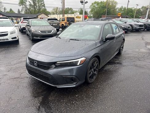 Used 2023 Honda Civic Sport image 3