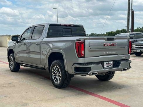 Used 2023 GMC Sierra 1500 AT4 w/ Technology Package AWD/4WD image 5