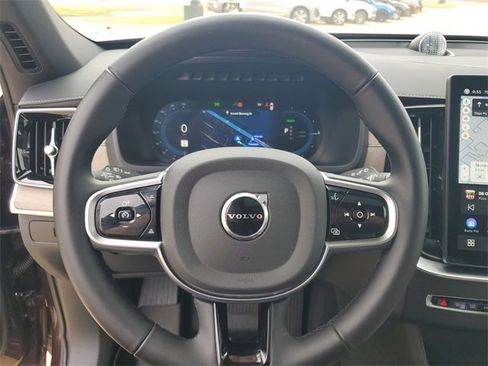 Used 2025 Volvo XC90 T8 Ultra image 16