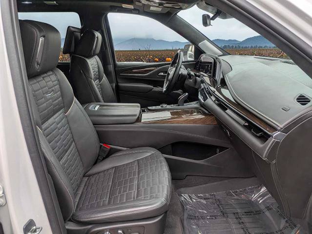 Used 2023 Cadillac Escalade Premium Luxury Platinum w/ LPO, Radiant Package AWD/4WD image 19