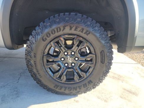 Used 2023 Chevrolet Silverado 1500 ZR2 w/ Technology Package image 24