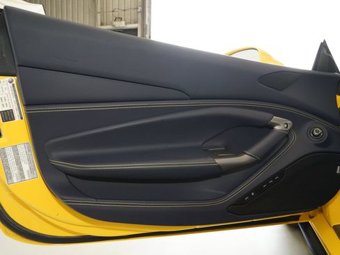 Used 2022 Ferrari F8 Tributo RWD image 22