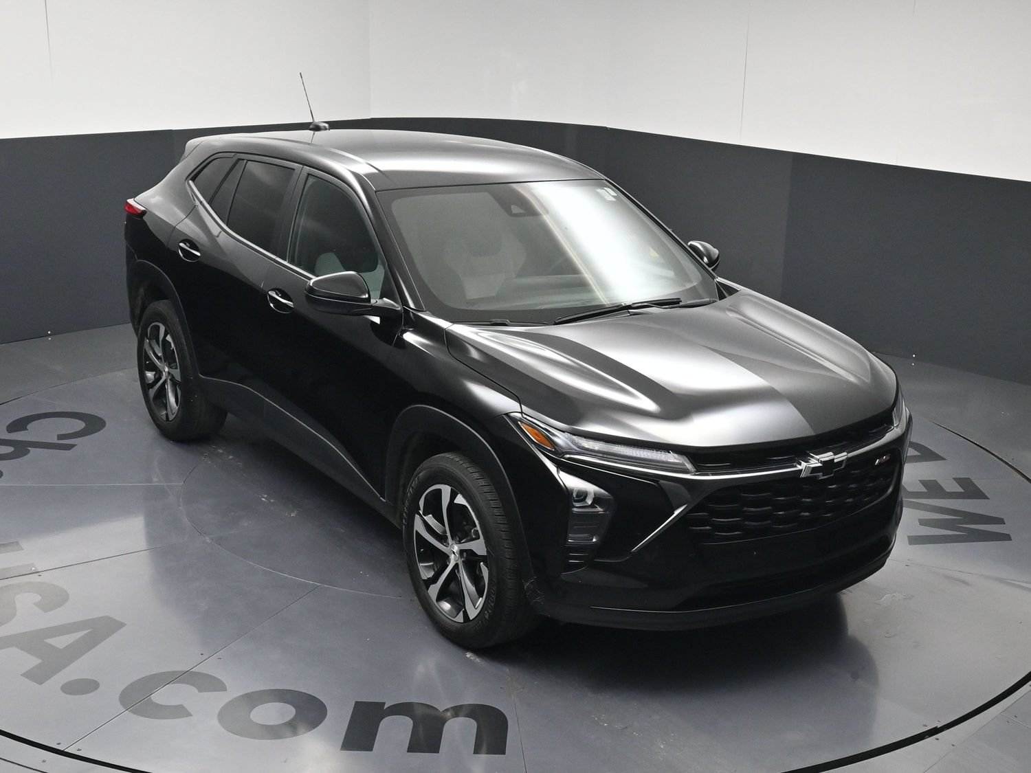 Used 2025 Chevrolet Trax RS FWD image 32