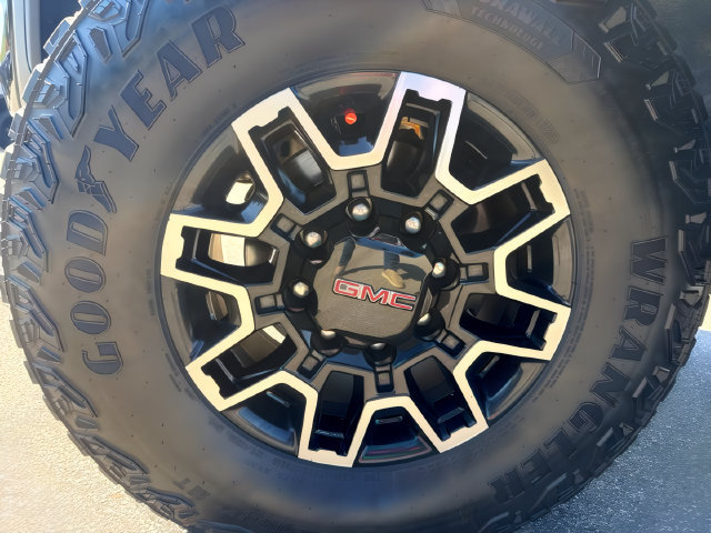 Used 2025 GMC Sierra 2500 AT4X w/ Snow Plow Prep/Camper Package AWD/4WD image 12