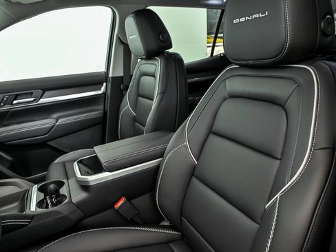 New 2026 GMC Terrain Denali w/ LPO, Floor Liner Package AWD/4WD image 8