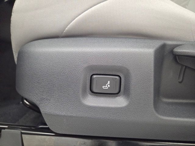 Used 2025 Toyota Camry SE w/ Convenience Package FWD image 64