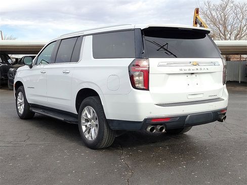 Used 2021 Chevrolet Suburban Premier image 3