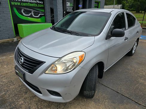 Used 2014 Nissan Versa S Plus image 42