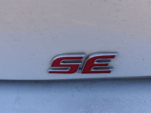 Used 2025 Toyota Corolla SE image 14