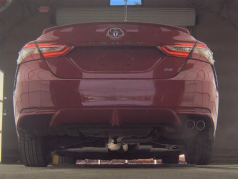 Used 2019 Toyota Camry SE FWD image 7