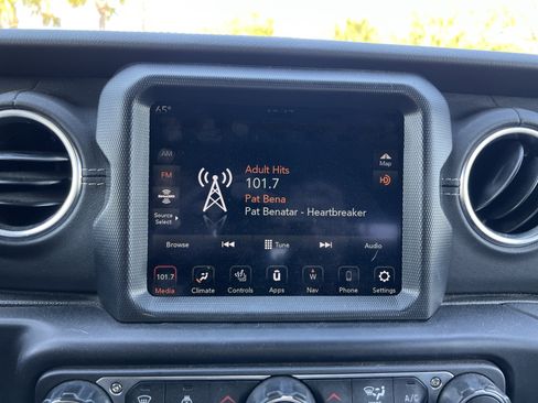 Used 2022 Jeep Wrangler Unlimited Sahara w/ Cold Weather Group image 23