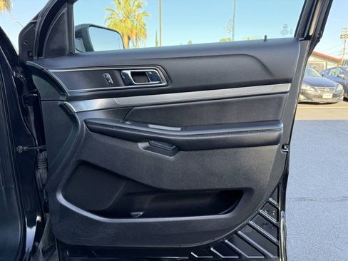 Used 2019 Ford Explorer XLT w/ Equipment Group 201A AWD/4WD image 12