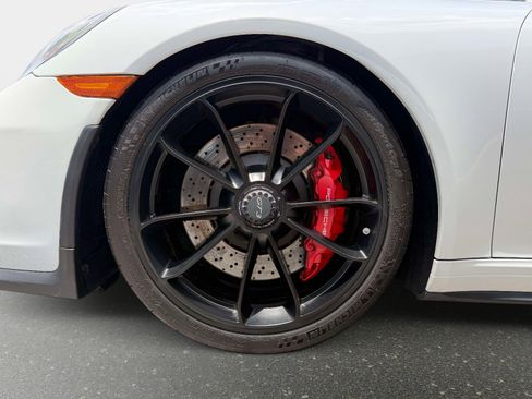 Used 2018 Porsche 911 GT3 RWD image 12