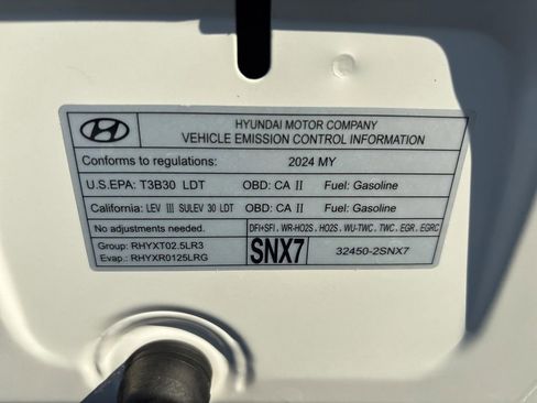 Used 2024 Hyundai Tucson Limited image 35