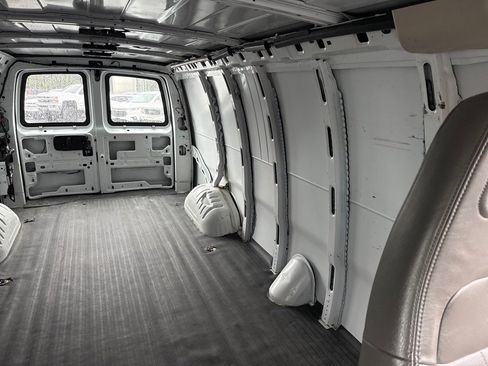 Used 2022 Chevrolet Express 2500 Extended w/ Driver Convenience Package image 25