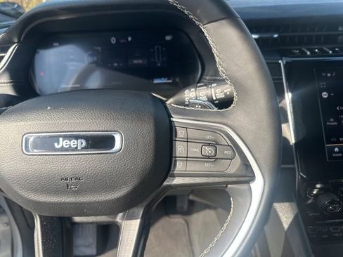 Used 2024 Jeep Grand Cherokee Altitude image 22