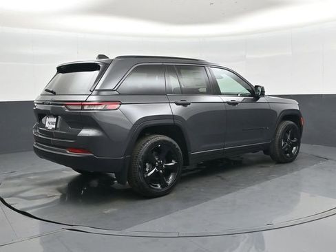 New 2026 Jeep Grand Cherokee Limited w/ Limited Altitude Package AWD/4WD image 3