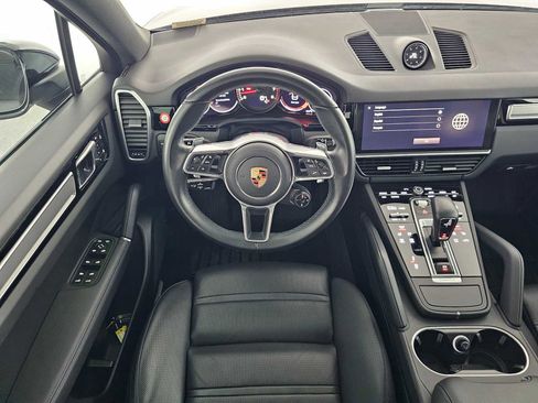 Used 2023 Porsche Cayenne Platinum Edition image 18