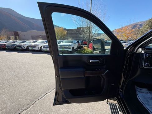 Used 2022 GMC Sierra 3500 Denali image 23