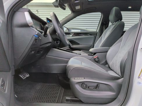 Used 2025 Volkswagen Tiguan SEL R-Line AWD/4WD image 16