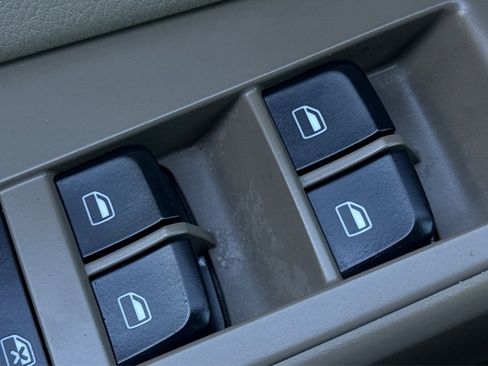 Used 2009 Audi A4 2.0T Premium Plus image 43