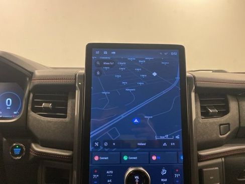 Used 2022 Ford Expedition Limited image 11