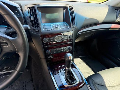 Used 2013 INFINITI G37 Convertible w/ Premium Pkg RWD image 19