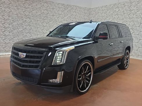 Used 2020 Cadillac Escalade ESV Luxury AWD/4WD image 3