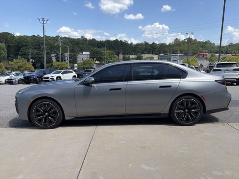 Used 2023 BMW 740i RWD image 5