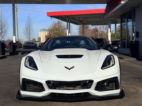 Used 2016 Chevrolet Corvette Z06 w/ 3LZ Preferred Equipment Group image 7