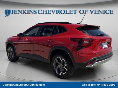 New 2026 Chevrolet Trax LT w/ LT Convenience Package FWD image 7