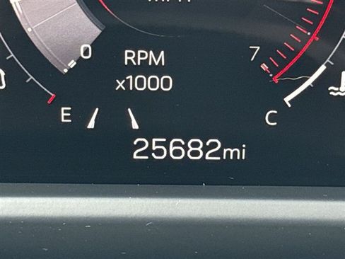 Certified 2024 GMC Acadia Denali FWD image 12