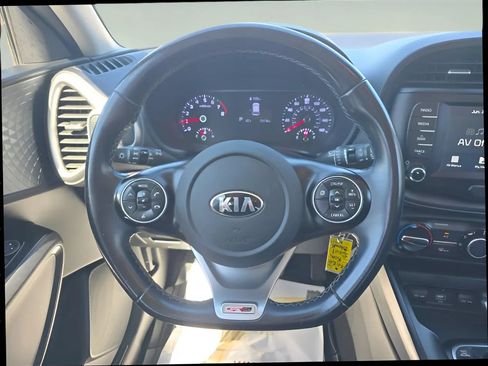 Used 2020 Kia Soul GT-Line FWD image 16