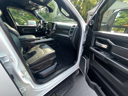 Used 2024 RAM 2500 Laramie w/ Sport Appearance Package image 7