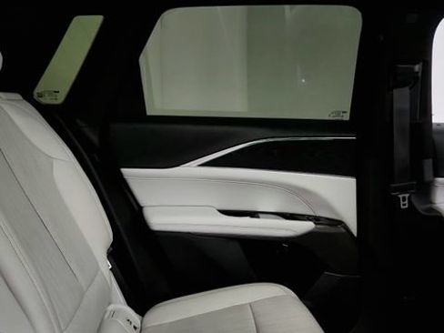 Used 2024 Cadillac Lyriq Sport AWD/4WD image 41