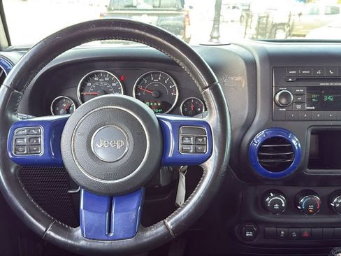 Used 2017 Jeep Wrangler Unlimited Sport w/ Connectivity Group AWD/4WD image 27